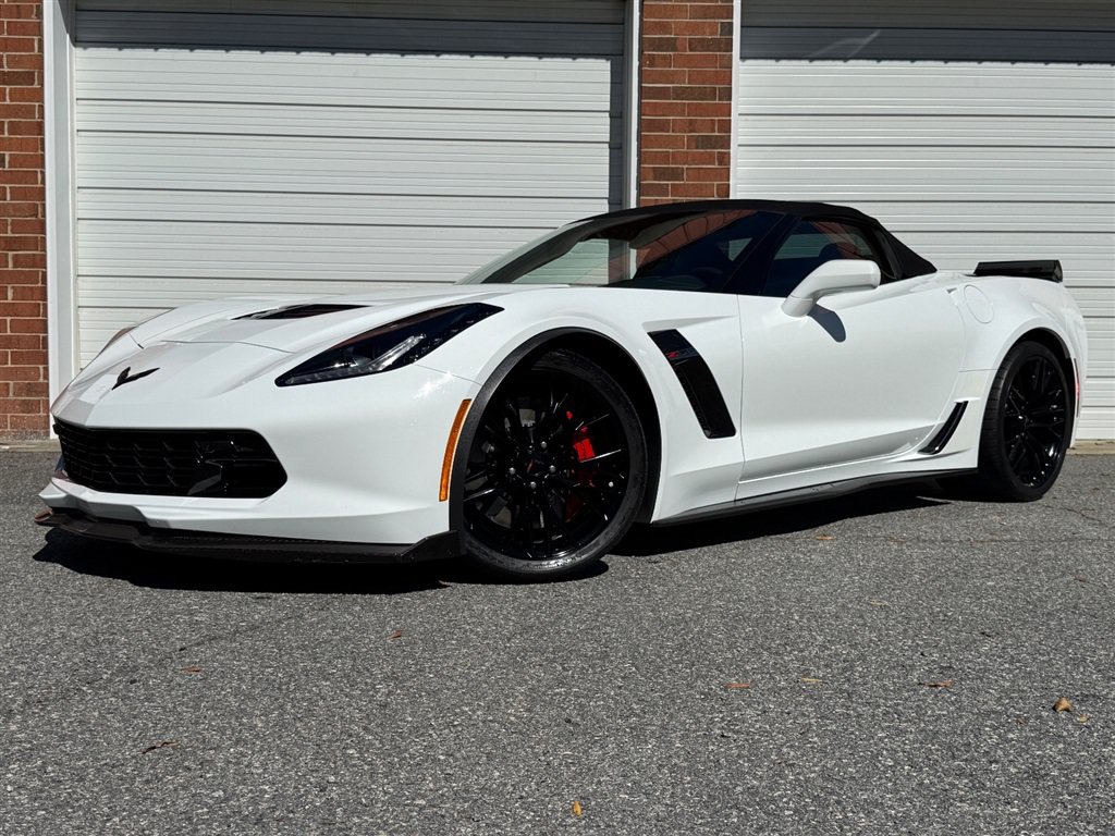 Used 2019 Chevrolet Corvette Z06 RWD image 2