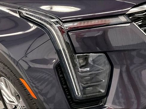 Used 2024 Cadillac XT4 Premium Luxury FWD image 33