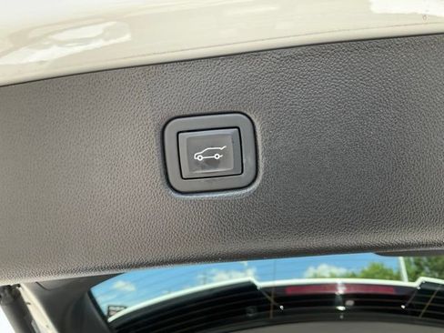 Used 2023 Chevrolet Blazer LT w/ Midnight/Sport Edition FWD image 18