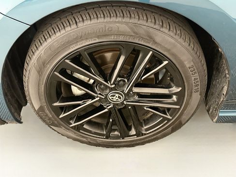 Used 2025 Toyota Camry SE FWD image 11