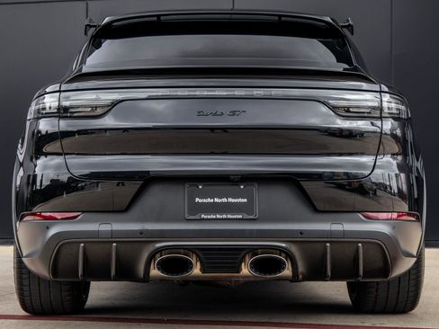 Certified 2022 Porsche Cayenne Turbo GT image 10