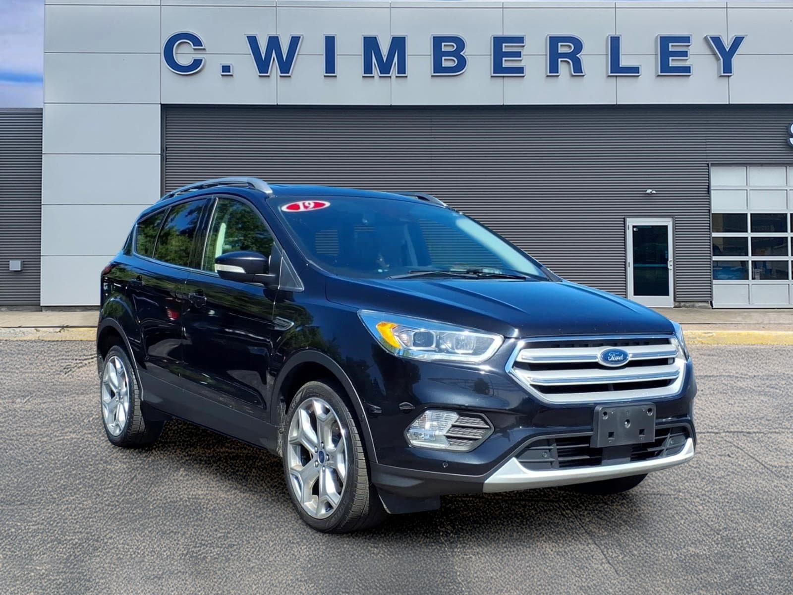 Used 2019 Ford Escape Titanium AWD/4WD image 1