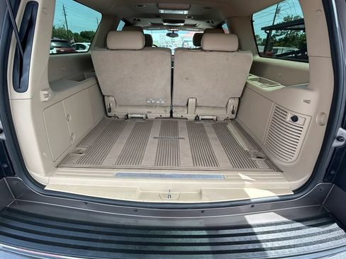 Used 2013 Cadillac Escalade ESV Luxury RWD image 21