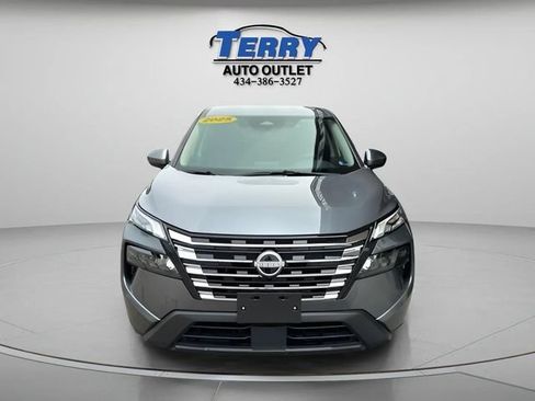 Used 2025 Nissan Rogue SV FWD image 3