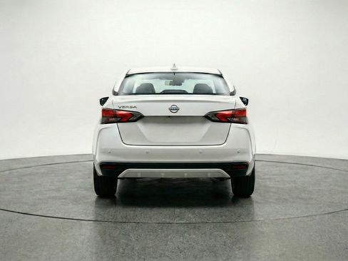 Used 2025 Nissan Versa SV image 7