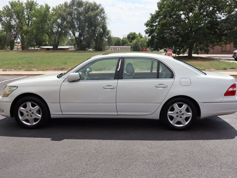 Used 2005 Lexus LS 430 image 9
