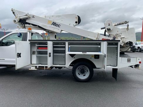 Used 2017 Ford F550 4x4 Regular Cab Super Duty image 23