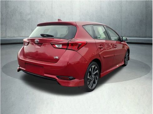 Used 2018 Toyota Corolla iM image 13