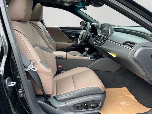 New 2025 Lexus ES 350 w/ Premium Package image 5