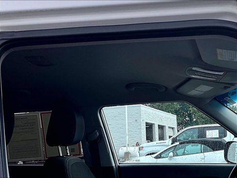 Used 2016 Kia Soul FWD image 23