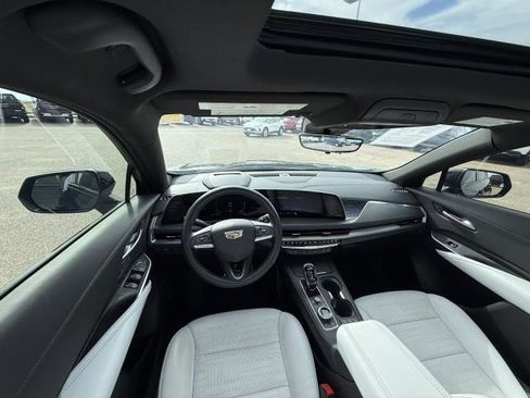 Used 2025 Cadillac XT4 Sport image 22