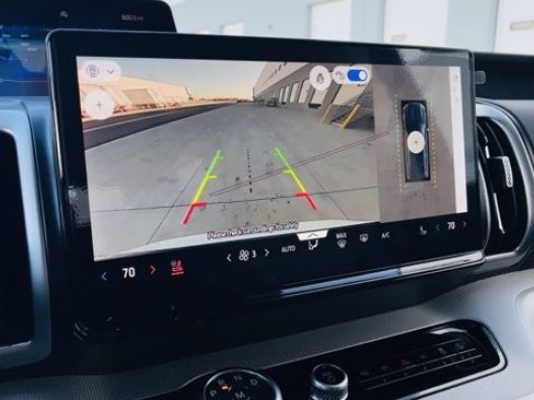 New 2025 Ford Expedition Active image 9