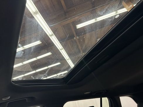 Used 2025 Jeep Grand Cherokee Altitude image 19