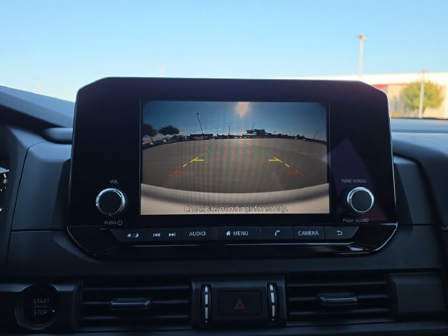 Used 2025 Nissan Pathfinder S FWD image 9