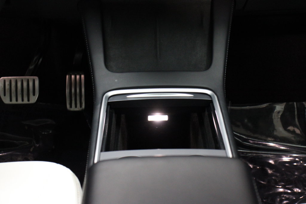 Used 2023 Tesla Model Y Performance AWD/4WD image 11