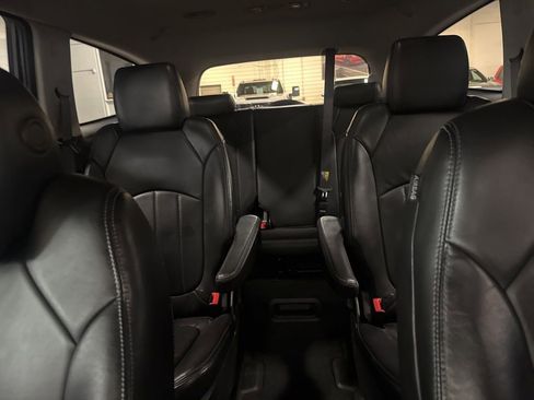 Used 2014 Buick Enclave Leather FWD image 8