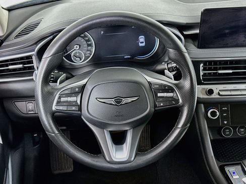 Used 2025 Genesis G70 2.5T AWD/4WD image 18