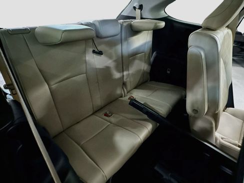 Used 2023 Toyota Highlander Platinum AWD/4WD image 32