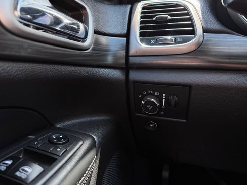 Used 2019 Jeep Grand Cherokee Altitude AWD/4WD image 16