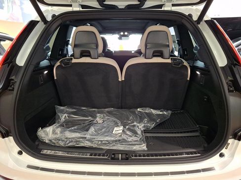 New 2026 Volvo XC90 B6 Plus w/ Protection Package Premier image 29