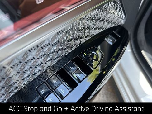 Used 2025 BMW 760i xDrive 760i xDrive w/ Executive Package image 18