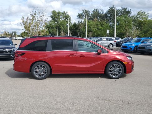 New 2026 Honda Odyssey Touring image 3