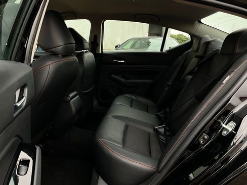 Used 2025 Nissan Altima 2.5 SR image 12