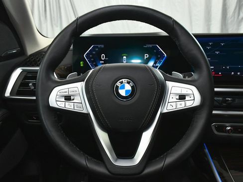 Used 2026 BMW X7 xDrive40i image 43