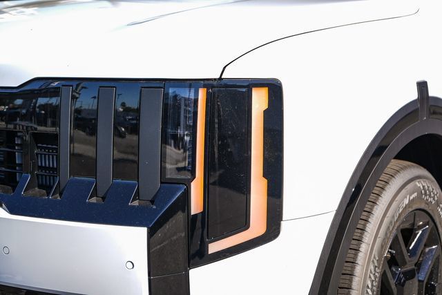 Used 2027 Kia Telluride LX FWD image 13