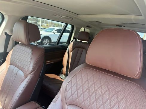 Used 2025 BMW X7 xDrive40i AWD/4WD image 16