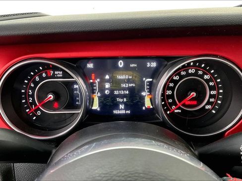 Used 2018 Jeep Wrangler Unlimited Rubicon AWD/4WD image 27