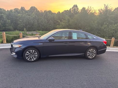 Used 2019 Honda Accord EX image 1