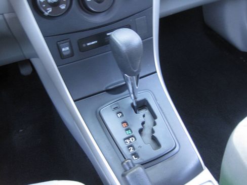 Used 2013 Toyota Corolla L FWD image 26