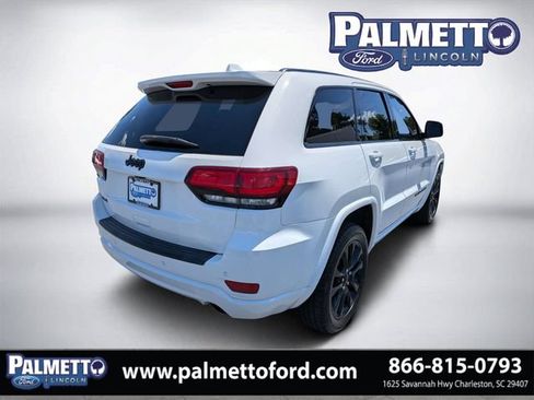 Used 2021 Jeep Grand Cherokee Laredo X AWD/4WD image 4