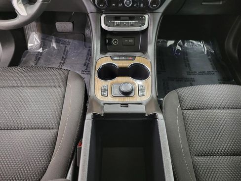 Used 2023 GMC Acadia SLE w/ Driver Convenience Package image 18