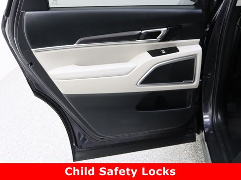 Used 2025 Kia Telluride S image 28