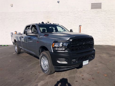 New 2024 RAM 2500 Tradesman w/ Snow Chief Group image 27