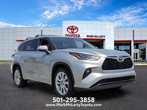 Used 2023 Toyota Highlander Limited FWD image 7