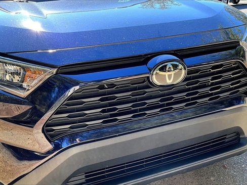 Used 2021 Toyota RAV4 XLE image 30