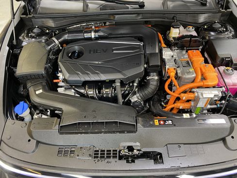 Used 2025 Hyundai Sonata Limited image 10