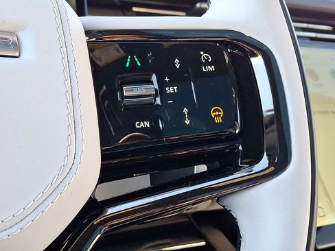 New 2025 Land Rover Range Rover Sport Dynamic SE image 26