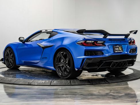 Used 2024 Chevrolet Corvette Z06 w/ Z07 Performance Package RWD image 13