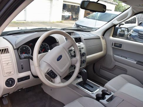 Used 2012 Ford Escape XLT FWD image 10
