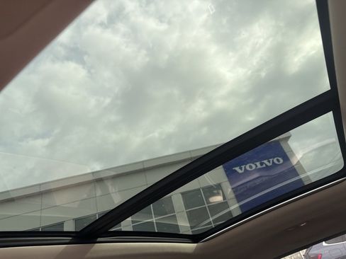 Certified 2023 Volvo XC90 B5 Plus image 24