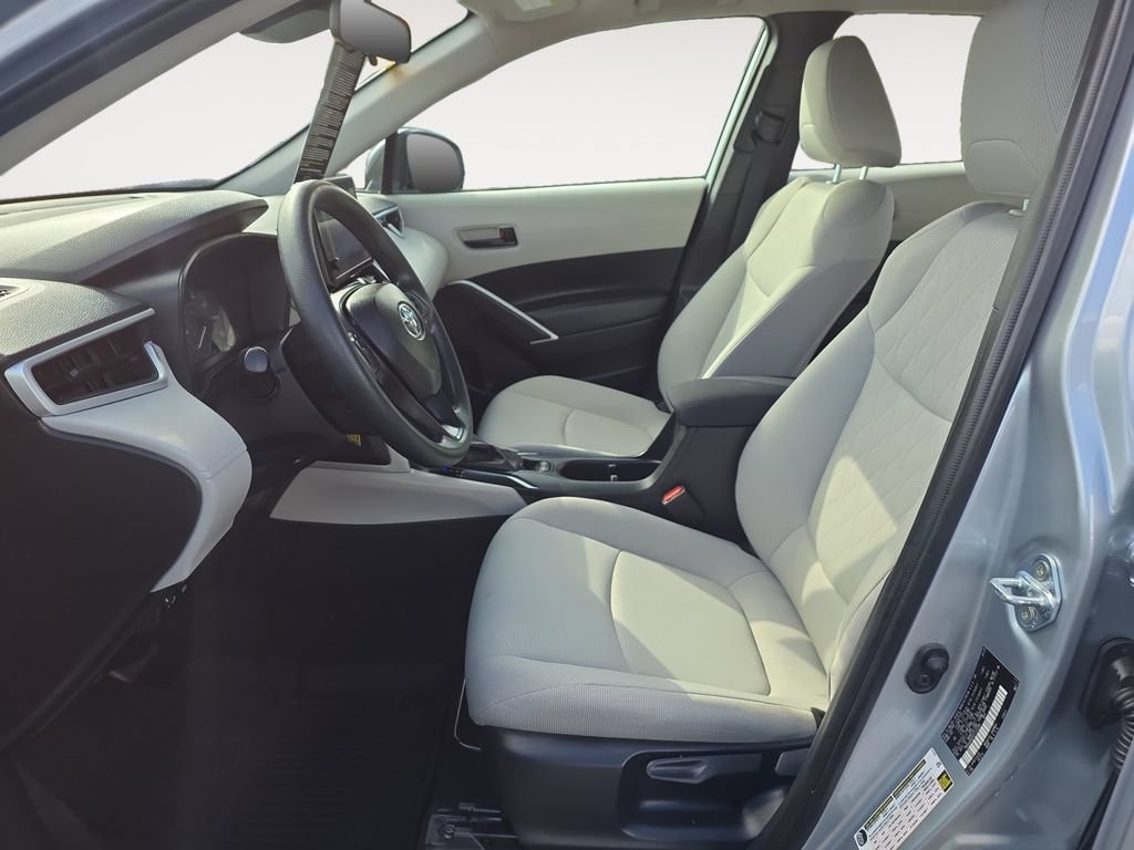 Used 2025 Toyota Corolla Cross L AWD/4WD image 15
