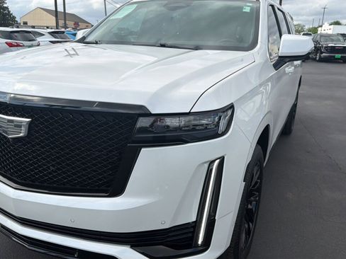 Used 2023 Cadillac Escalade ESV Sport Platinum w/ LPO, ONYX Package image 10