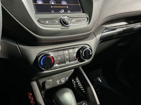 Used 2023 Chevrolet TrailBlazer RS image 29