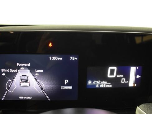 Certified 2025 Nissan Kicks SV w/ SV Premium Package AWD/4WD image 22