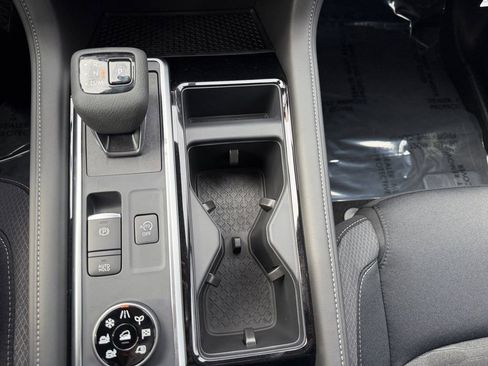 New 2025 Nissan Pathfinder SV image 22