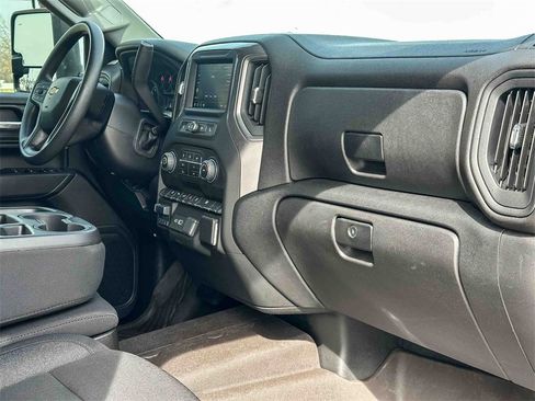Certified 2024 Chevrolet Silverado 2500 Custom w/ Custom Value Package image 21
